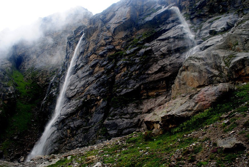 How to Trek to Vasudhara Falls from Badrinath