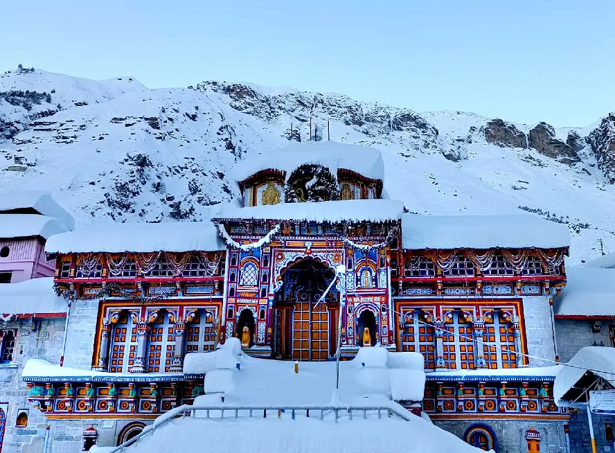 Badrinath in Winter — What Happens When the Temple Closes?