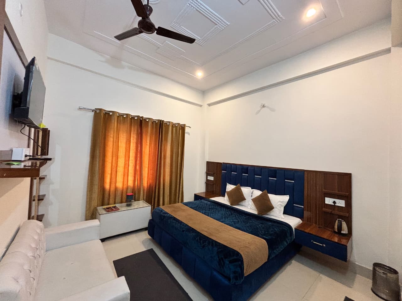Swayambhu Hotel & Restaurant